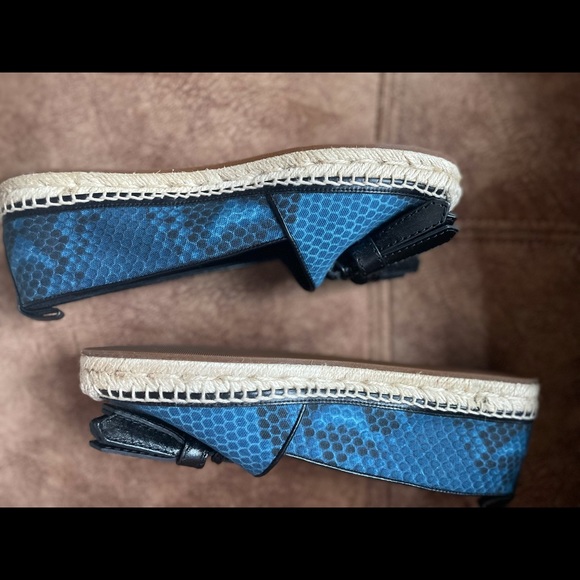 Burberry Mineral Blue Snake Print Tasseled Espadrilles Size 38 - Picture 11 of 12